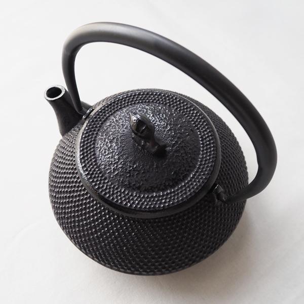 南部鉄器 急須 平丸アラレ0.3L 黒 小さめ かわいい おしゃれ 内側