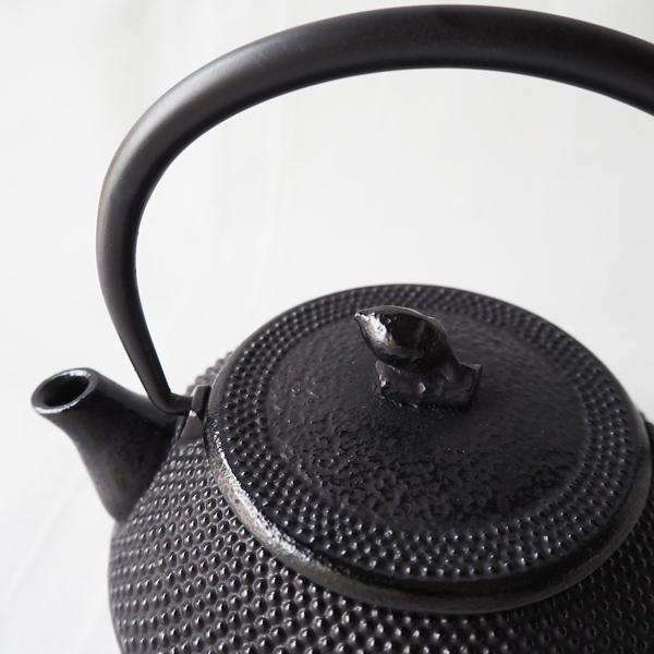 南部鉄器 急須 平丸アラレ0.3L 黒 小さめ かわいい おしゃれ 内側