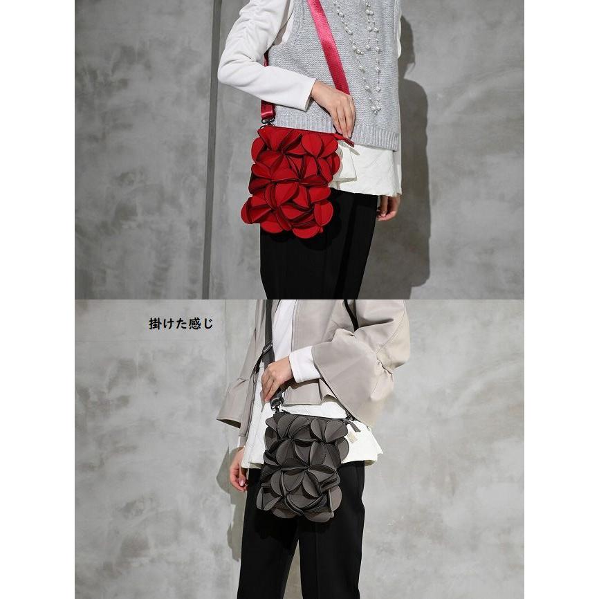 折り重なる花びらのよう・柔らか素材 ネオプレン 3D サークル ポシェット384C #バッグ #レディース #レディースバッグ #ショルダーバッグ #ポシェット　#スマホ |  | 03