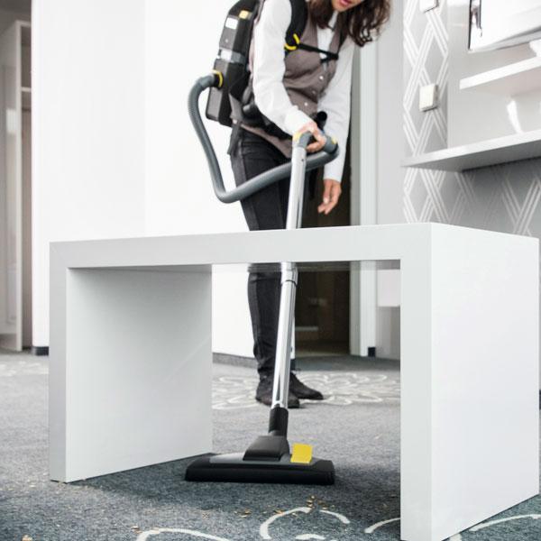 ケルヒャー（KARCHER） 業務用 コードレス 背負式クリーナー BVL5/1 BP