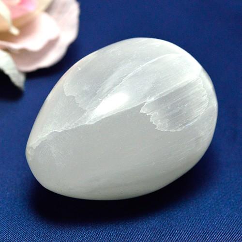 セレナイト エッグシェイプ 卵型 台付き 前後 置物 置き物パワーストーン 天然石 メール便不可 | 