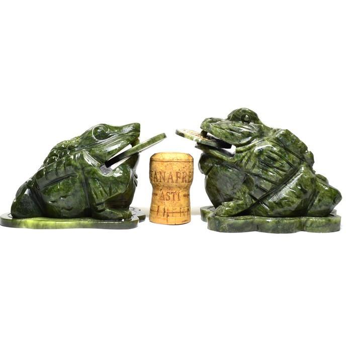 限定SALE 天然石翡翠3本足のカエル置物