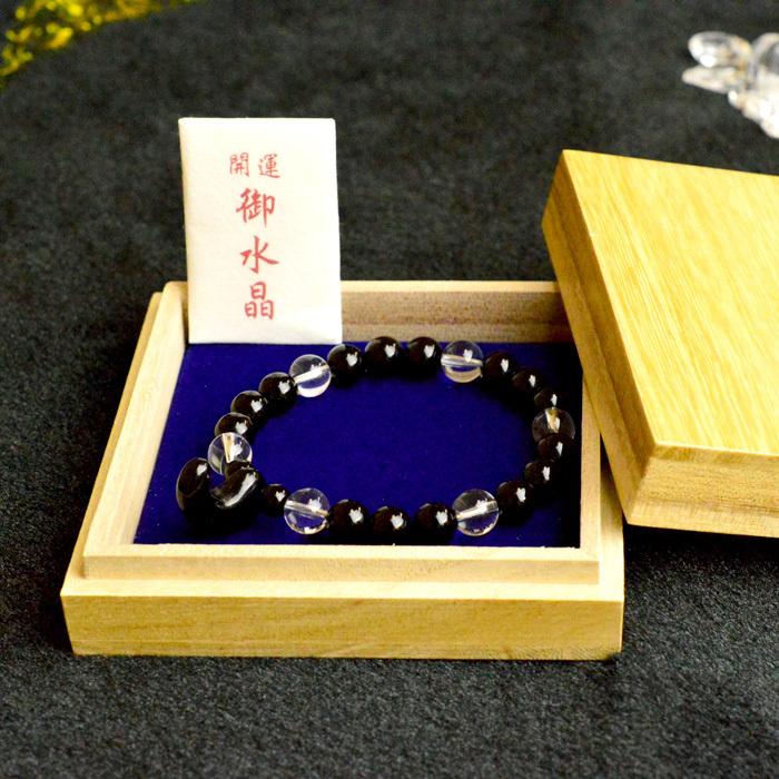 お金のたまる水晶ブレスレット　外箱付き お金のたまる水晶ブレスレット外箱付き