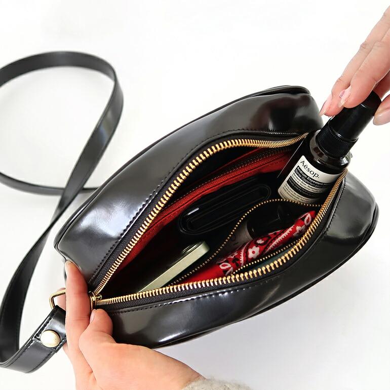 ショルダーバッグ レディース CLASKA クラスカ ブラック シンプル シック 箔押し BANK ショルダーバッグ アーチ | CLASKA Gallery & Shop ”DO” | 05