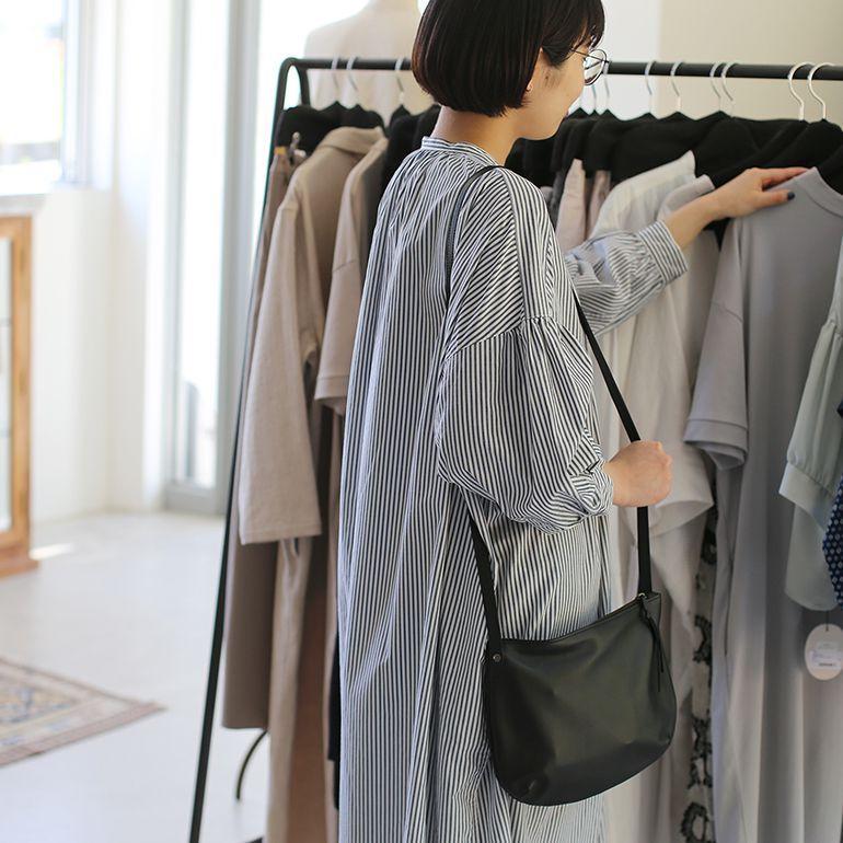 ショルダーバッグ  ポシェット レディース レザー 牛革 シンプル ブラック コンパクト クラスカ CLASKA Pochette Hippo noir | CLASKA Gallery & Shop ”DO” | 12