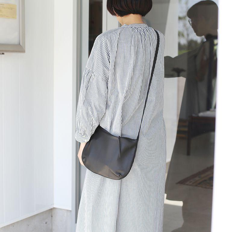 ショルダーバッグ  ポシェット レディース レザー 牛革 シンプル ブラック コンパクト クラスカ CLASKA Pochette Hippo noir | CLASKA Gallery & Shop ”DO” | 09