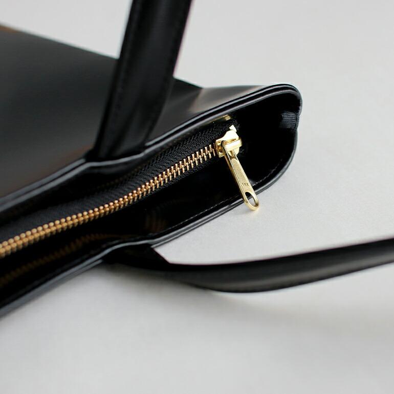 トートバッグ ショルダーバッグ ポシェット マチなし レディース 革 合皮 合成皮革 縦長 A4 シンプル ブラック クラスカ CLASKA | CLASKA Gallery & Shop ”DO” | 02