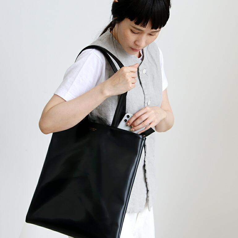 トートバッグ ショルダーバッグ ポシェット マチなし レディース 革 合皮 合成皮革 縦長 A4 シンプル ブラック クラスカ CLASKA | CLASKA Gallery & Shop ”DO” | 06