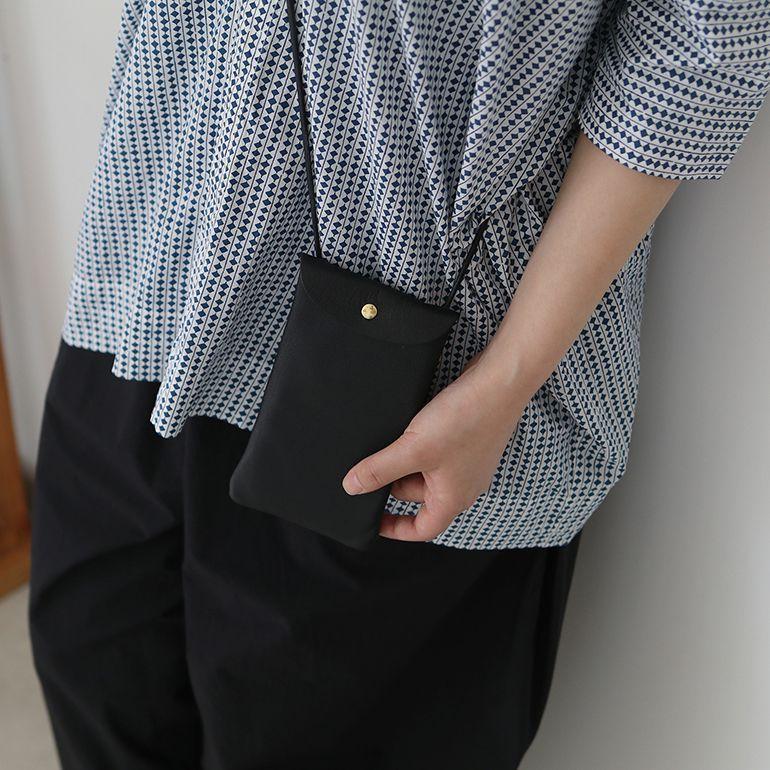 スマホポシェット スマホケース ポシェット モバイルホルダー ポーチ ブラック 山羊 革 斜め掛け クラスカ CLASKA MOBILE HOLDER | CLASKA Gallery & Shop ”DO” | 12