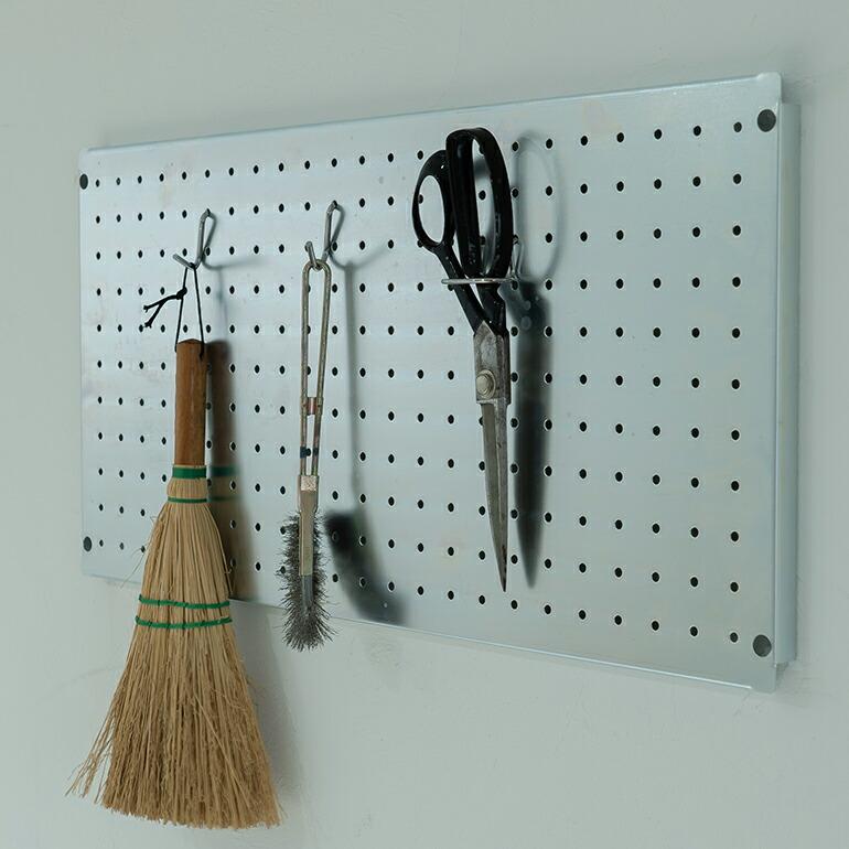 ペグボード パンチングボード 有孔ボード アイアン 鉄 シンプル