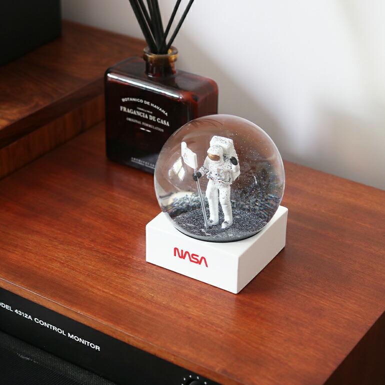 スノードーム 宇宙 宇宙飛行士 NASA アルテミス計画 オブジェ ギフト DETAIL  ディテール Snow Globe | DETAIL | 01