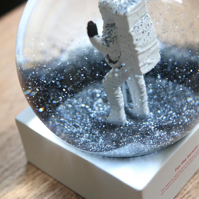 スノードーム 宇宙 宇宙飛行士 NASA アルテミス計画 オブジェ ギフト DETAIL  ディテール Snow Globe | DETAIL | 05