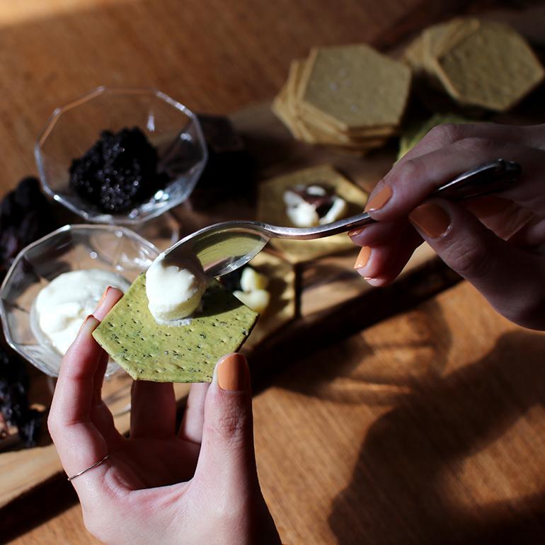 クラッカー オリーブオイル おつまみ チーズに合う シーソルト ローズマリー バジル チーズ専門店 125g イギリス産 ザファインチーズカンパニー | ブランド登録なし | 10