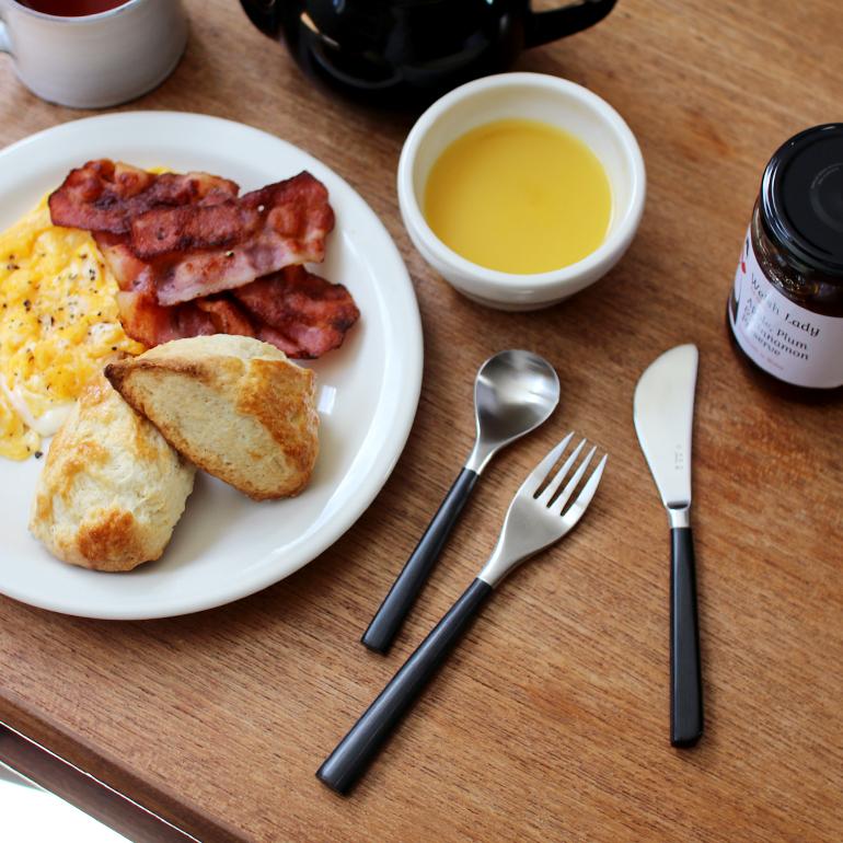 フォーク サラダ おしゃれ ステンレス 柳宗理 黒柄カトラリー | 柳宗理 | 01