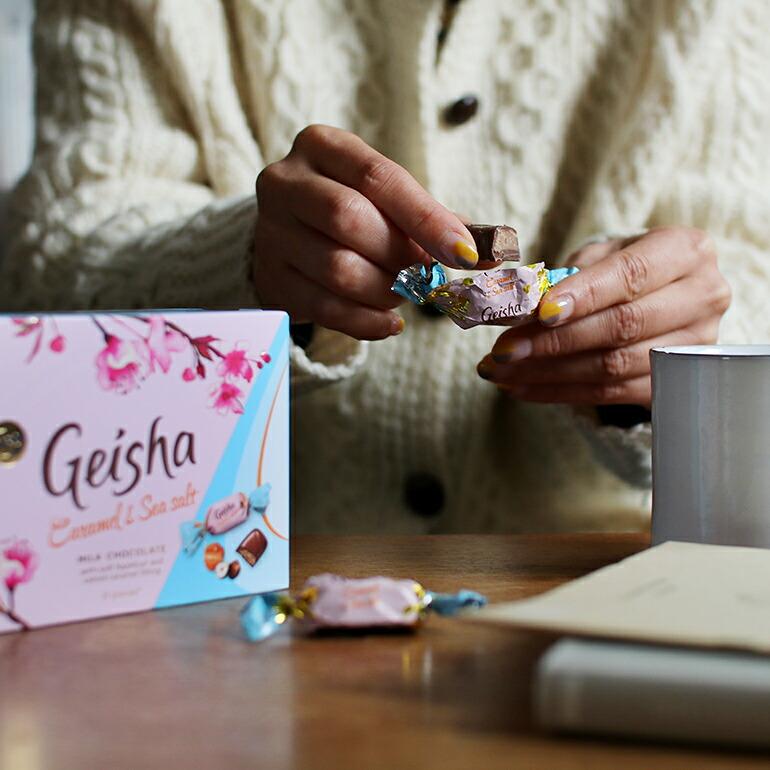 チョコレート 菓子 ミルクチョコ 塩キャラメル 21個 フィンランド バレンタイン プレゼント 贈り物 ファッツエル ゲイシャ キャラメルシーソルトチョコレート | ブランド登録なし | 01