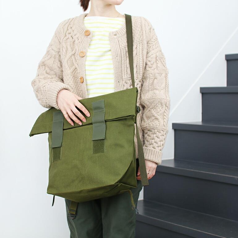 軍放出品 メッセンジャーバッグ ショルダーバッグ デンマーク軍  デッドストック オリーブドラブ A4 ナイロン (ストラップUSED) | ブランド登録なし | 01