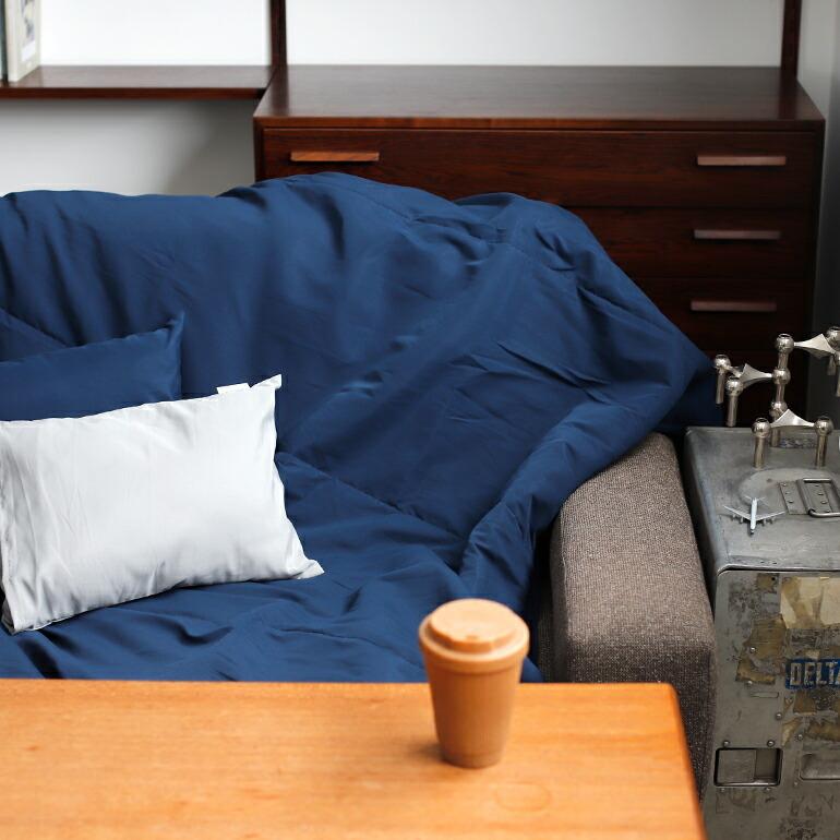 ブランケット 中綿入り 毛布 膝掛け 羽織 寝具 軽量 保温 防寒 リサイクル素材 大判 120×180cm お家洗濯 航空機内具 ドイツ DETAIL アップグレード BLANKET BC | DETAIL | 06