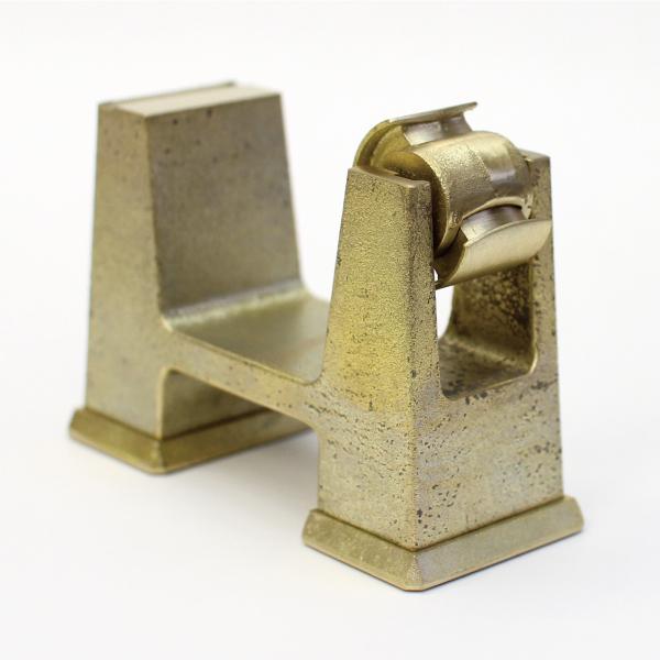 テープカッター 鋳肌 小 真鍮 テープディスペンサー 小巻テープ マスキングテープ 鋳物 鋳肌 二上 日本製 インテリア フタガミ FUTAGAMI | FUTAGAMI | 01