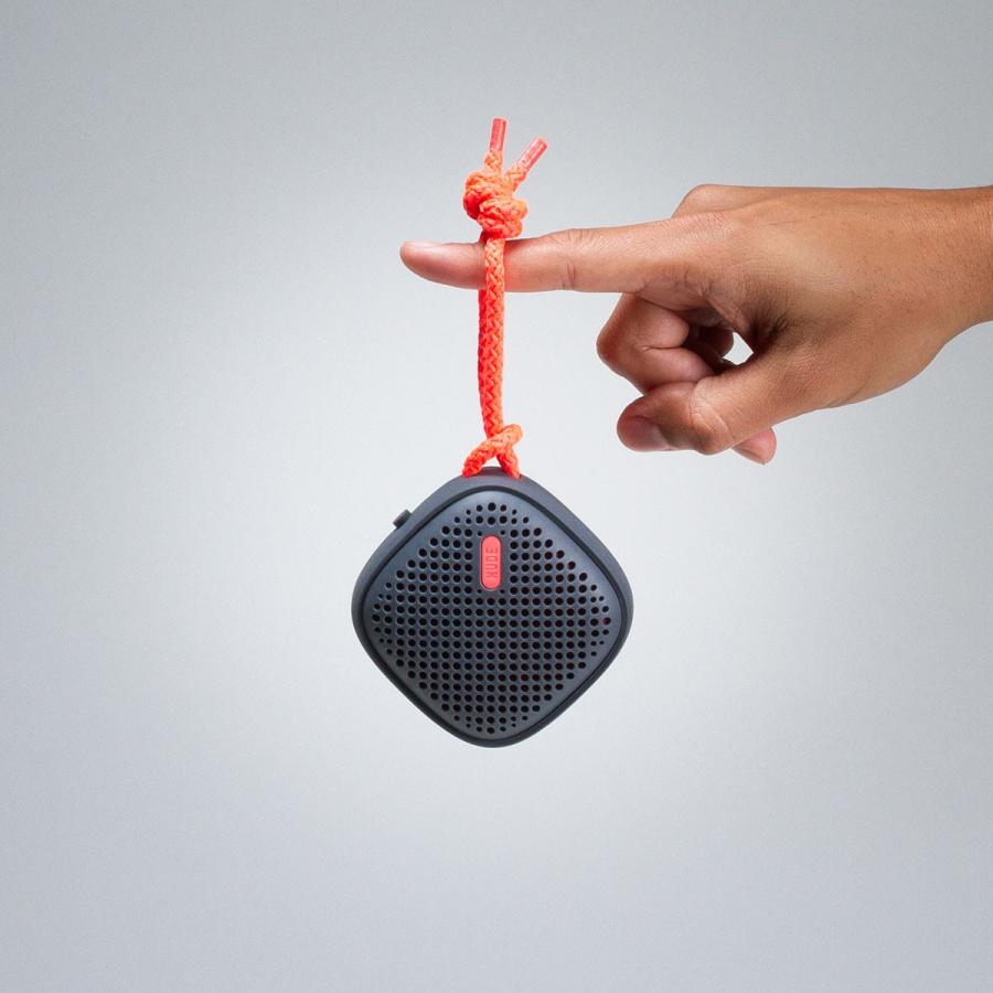 ポータブルスピーカー NudeAudio ムーブ S ワイヤード ポータブルスピーカー Move S Wired チャコール/コーラル | NUDE | 01