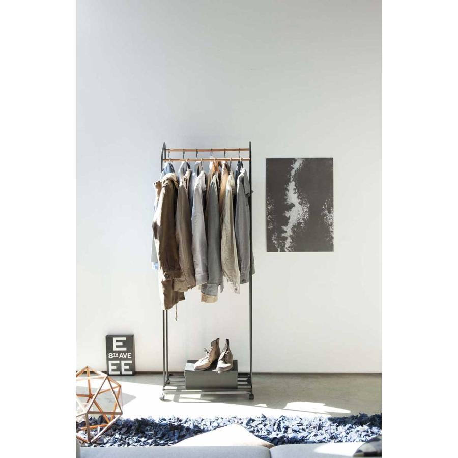 ハンガーラック 正規品 TOWER タワー ハンガーラック キャスター付き 台座付き ポールハンガー 山崎実業 ブラック |  | 01