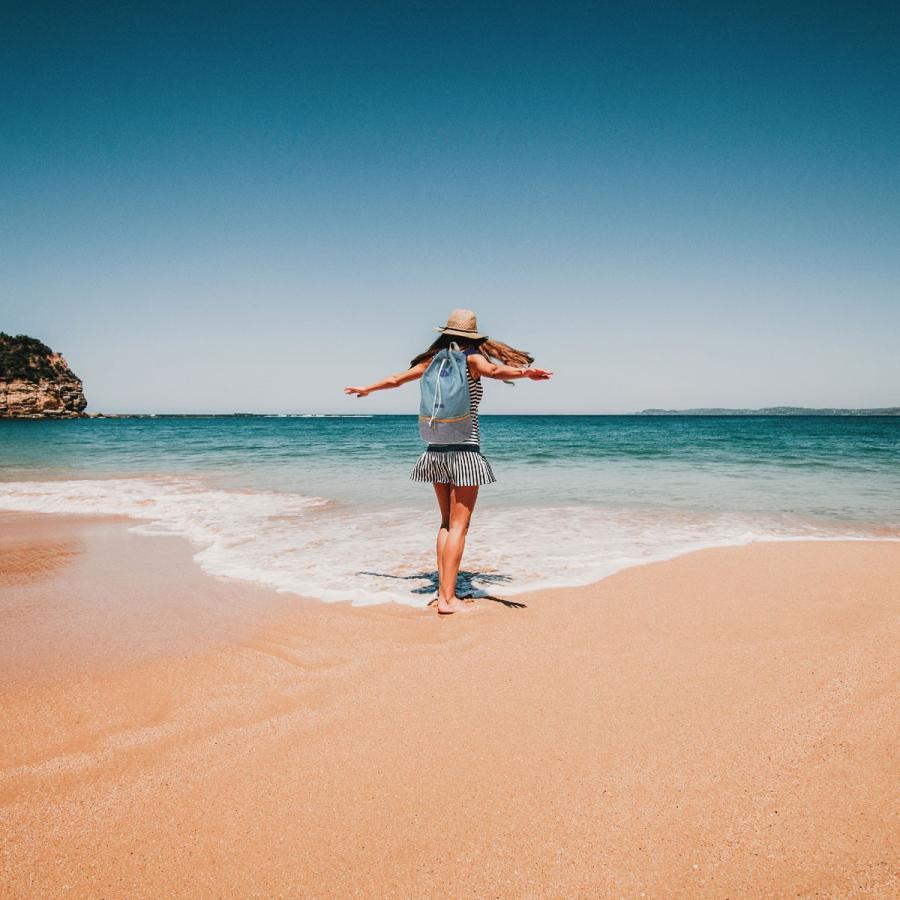 バックパック FITKICKS THROWBACK BAG 43L 大容量 ジム 小旅行に リュック ドラムバッグ フィットキックス スローバックバッグ 43リットル ピンク |  | 01