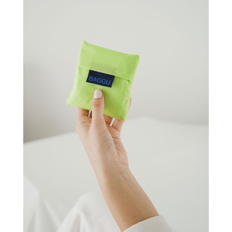 エコバッグ BAGGU 正規品 BABY BAGGU 無地 レジ袋 ポーチ付き 小さめサイズ 折りたたみ ショッピングバッグ バグゥ ライムグリーン | BAGGU | 03