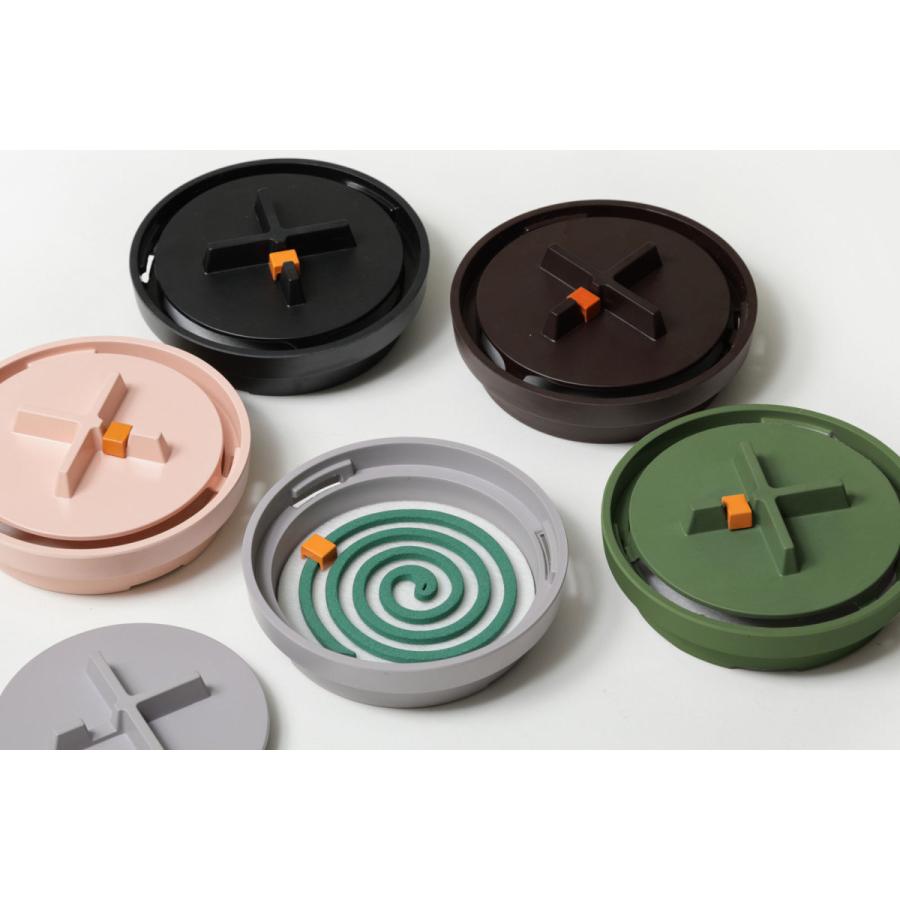 蚊取り線香入れ ideaco Kayari Manhole おしゃれ 不燃ガラスファイバーシート付き 蚊遣り 蚊やり器 イデアコ マットブラウン |  | 01