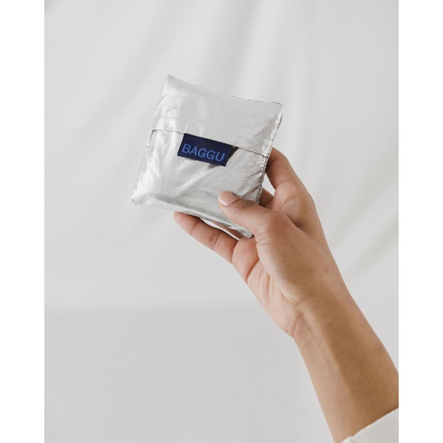 エコバッグ BAGGU 正規品 BABY BAGGU メタリックシリーズ 収納ポーチ レジ袋 折りたたみ ショッピングバッグ バグゥ シルバーメタリック | BAGGU | 03
