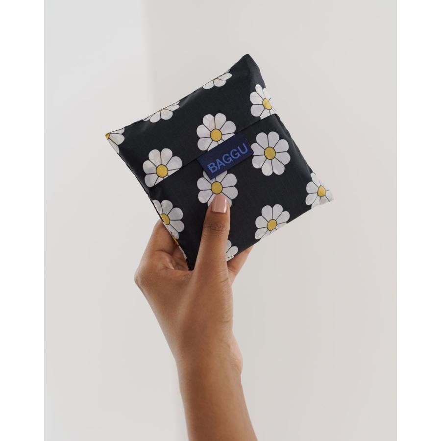 エコバッグ BAGGU 正規品 STANDARD BAGGU レジ袋 コンパクト ポーチ付き 折りたたみ ショッピングバッグ バグゥ ブラックデイジー | BAGGU | 04