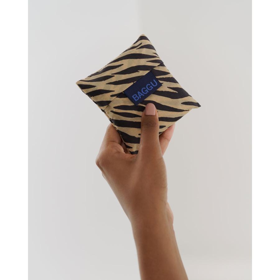 エコバッグ BAGGU 正規品 BABY BAGGU レジ袋 ポーチ付き 小さめサイズ 折りたたみ ショッピングバッグ バグゥ タイガーストライプ | BAGGU | 03