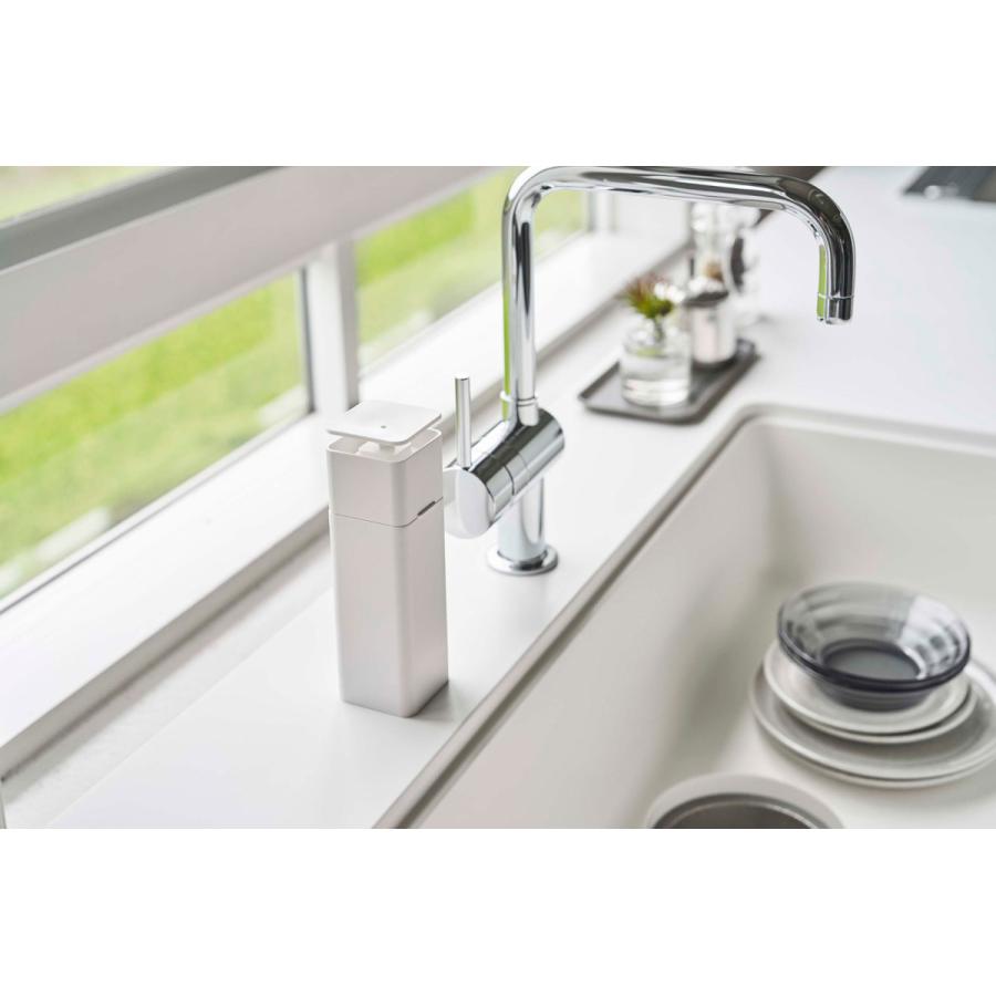 ソープディスペンサー 正規品 TOWER タワー 片手で出せるディスペンサー シンプル 洗剤 アルコール化粧水 ソープボトル 詰め替え用ボトル 山崎実業 ホワイト | tower | 01