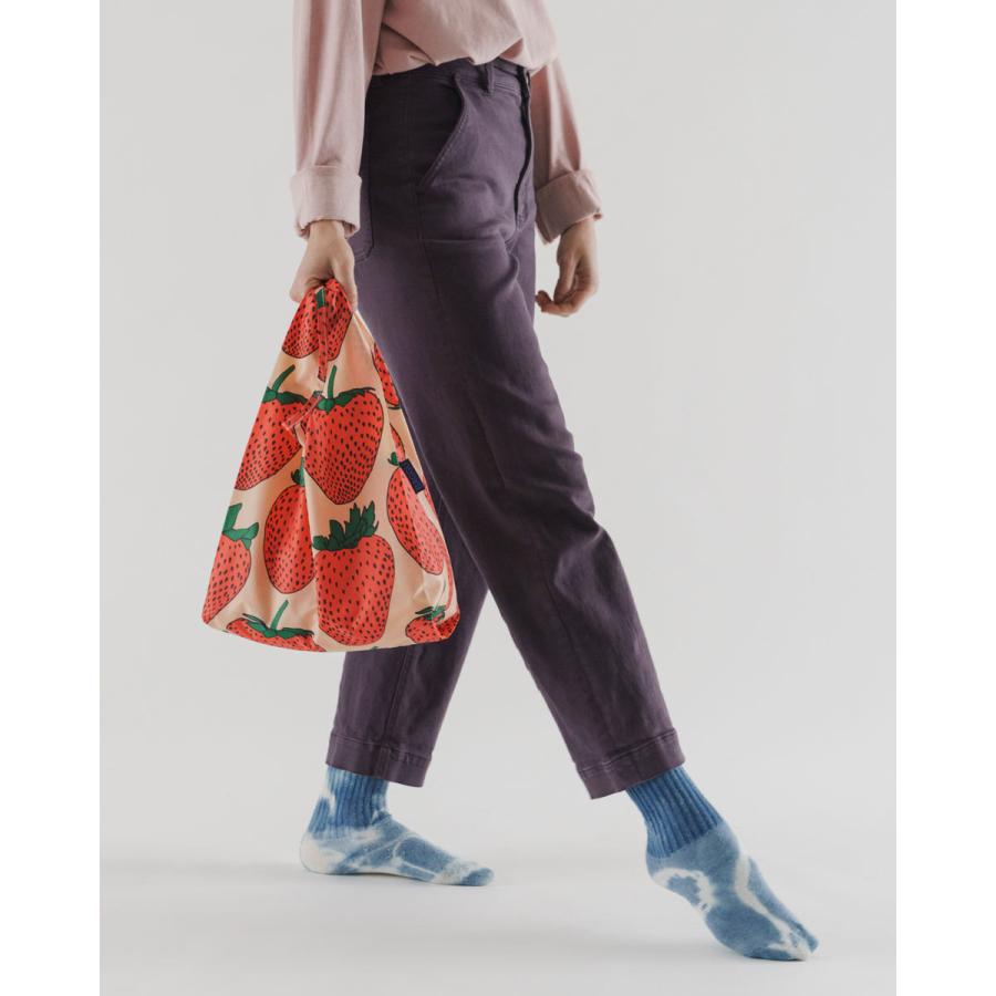 エコバッグ BAGGU 正規品 BABY BAGGU 復刻モデル レジ袋 ポーチ付き 小さめ シンプル 折りたたみ ショッピングバッグ バグゥ ストロベリー | BAGGU | 02