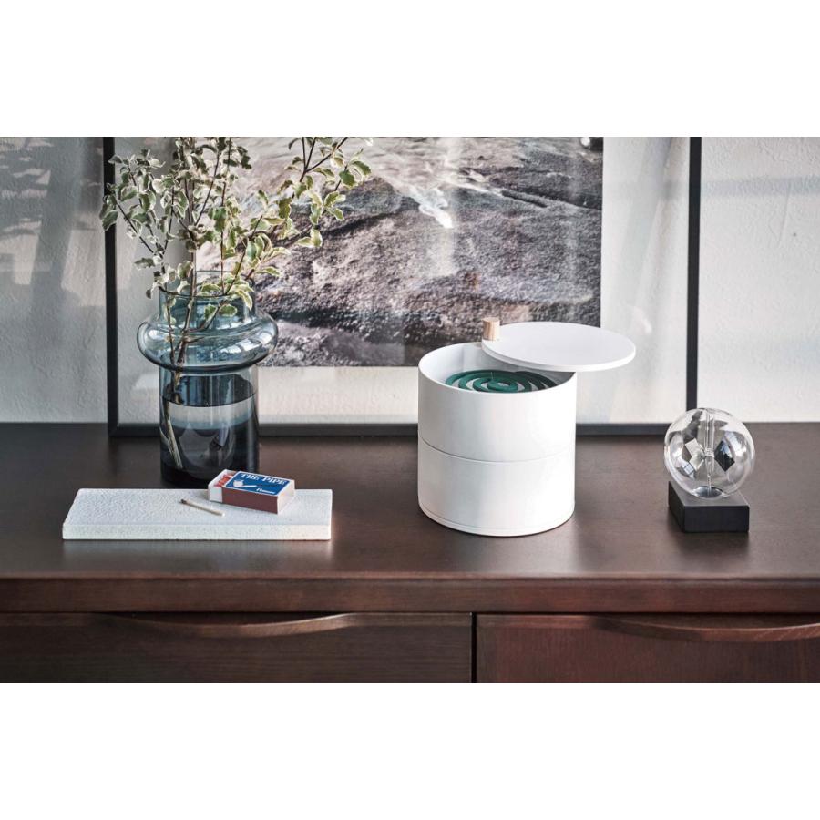 蚊取り線香入れ 正規品 TOWER タワー 収納トレー付き蚊遣り シンプル 白黒 蚊取り線香入れ モダン 蚊遣り 蚊やり器 山崎実業 ホワイト | tower | 03