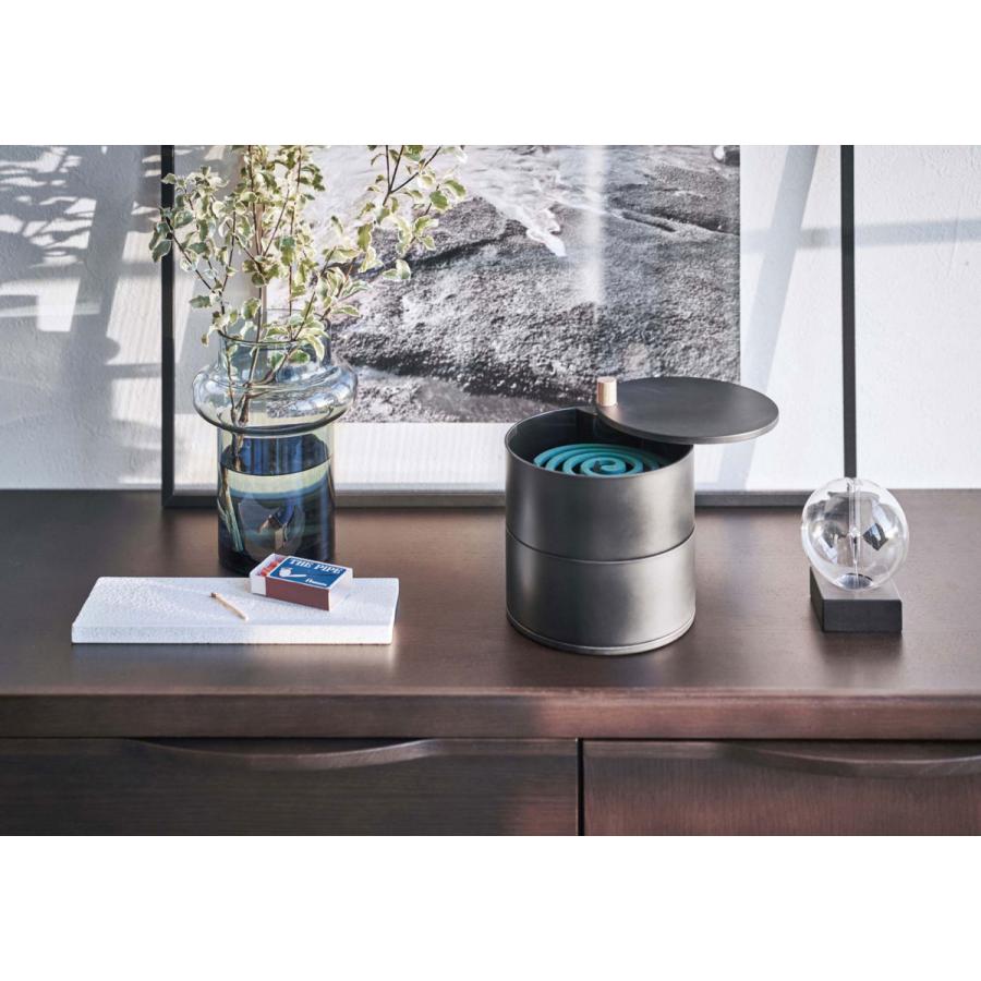 蚊取り線香入れ 正規品 TOWER タワー 収納トレー付き蚊遣り シンプル 白黒 蚊取り線香入れ モダン 蚊遣り 蚊やり器 山崎実業 ブラック | tower | 03