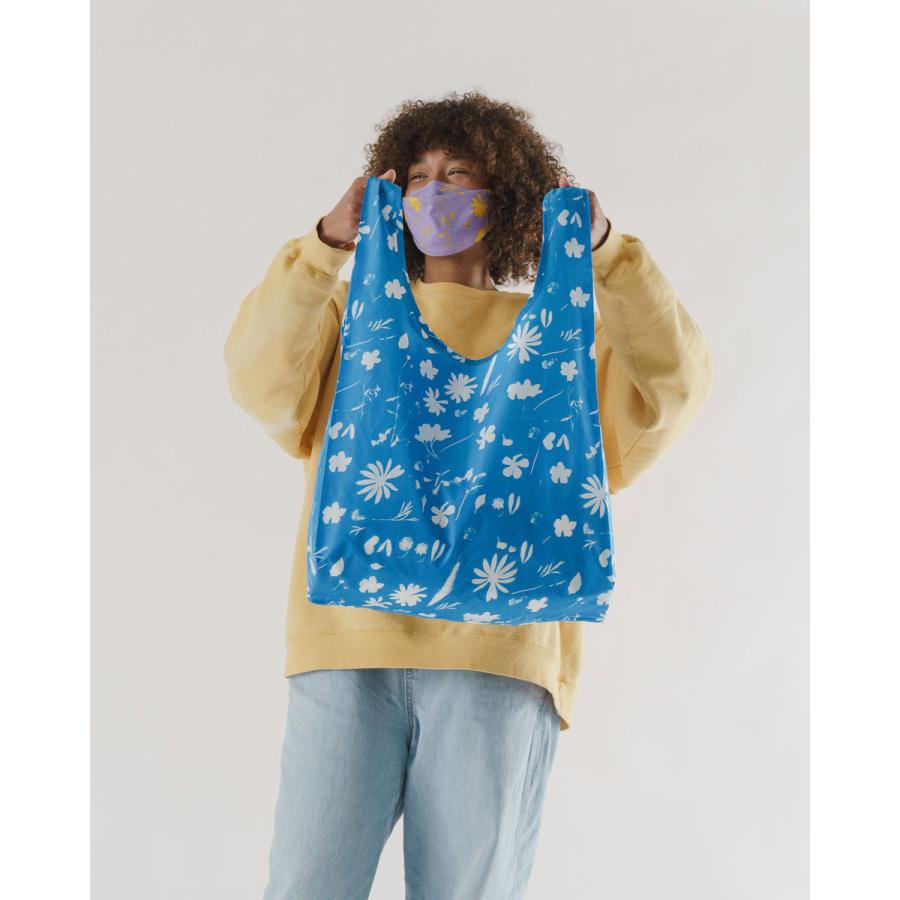 エコバッグ BAGGU 正規品 STANDARD BAGGU コンパクト マチ広 大きめサイズ 収納ポーチ 折りたたみ バグゥ サンプリントフラワー ブルー | BAGGU | 01