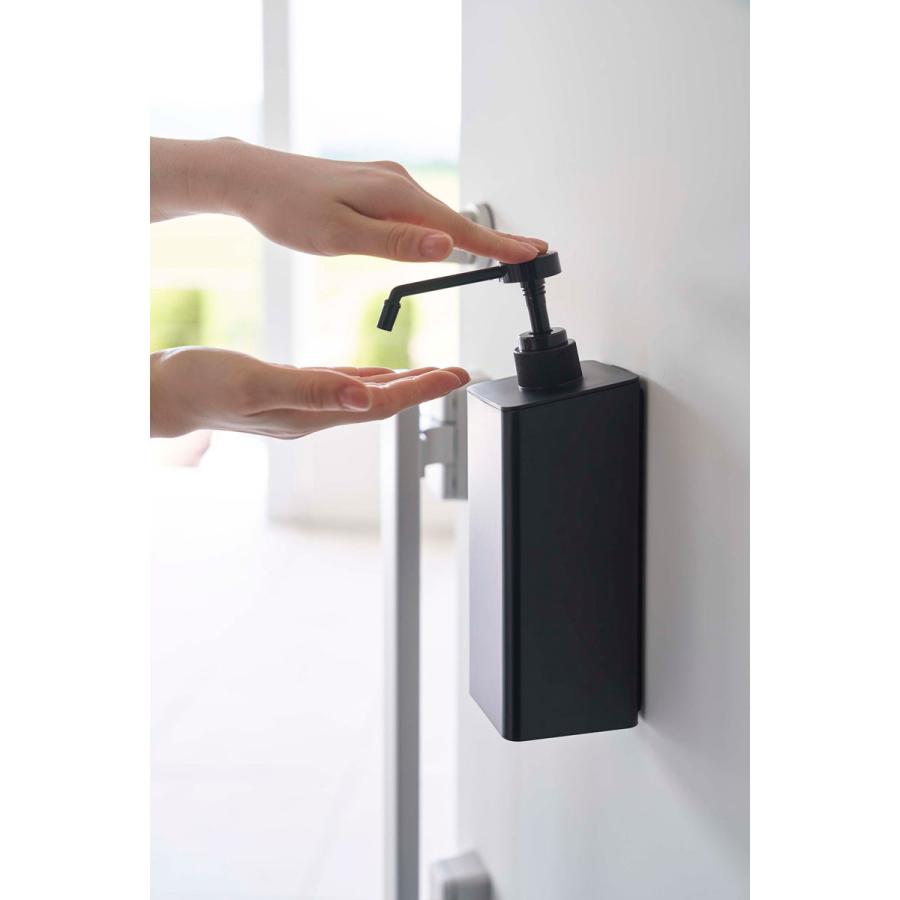 スプレーボトル 正規品 TOWER タワー マグネットアルコール除菌スプレーボトル 500mL 玄関扉 マグネット アルコール対応 アルコールボトル 山崎実業 ブラック | tower | 06