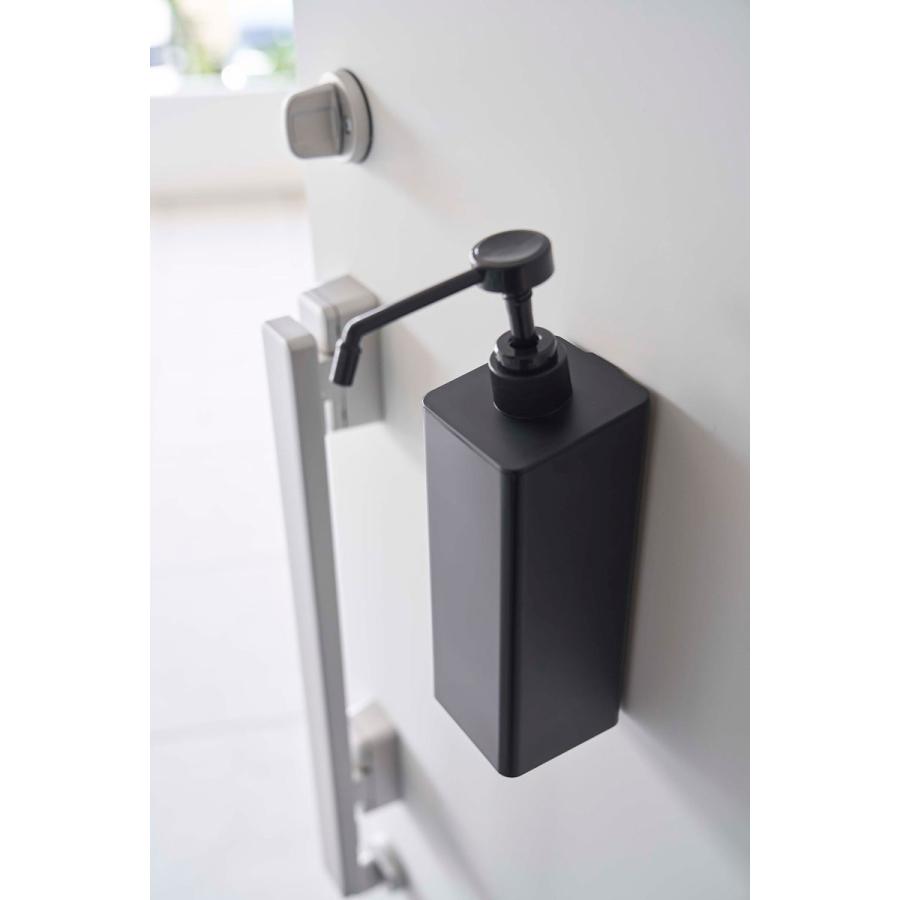 スプレーボトル 正規品 TOWER タワー マグネットアルコール除菌スプレーボトル 500mL 玄関扉 マグネット アルコール対応 アルコールボトル 山崎実業 ブラック | tower | 07