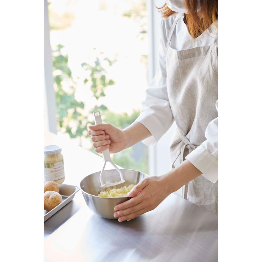 キッチンツール 正規品 TOWER タワー シリコーンハンドル ポテトマッシャー 便利 先端浮く構造 使いやすい つぶし機 じゃがいも 山崎実業 ホワイト | tower | 05