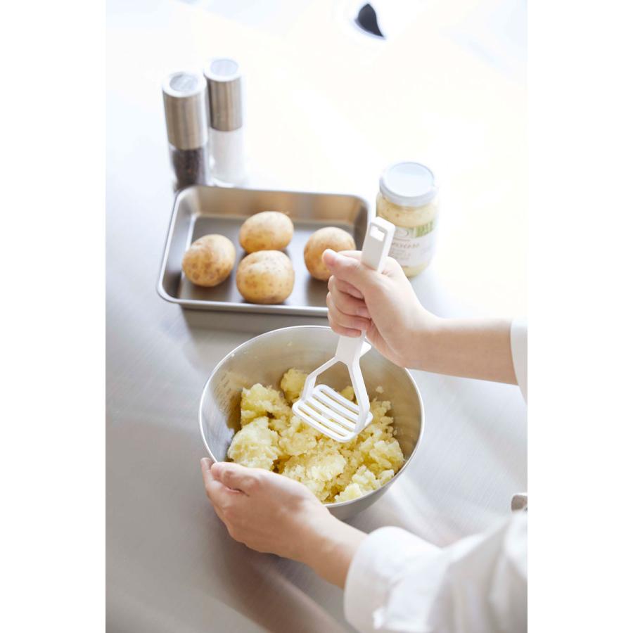 キッチンツール 正規品 TOWER タワー シリコーンハンドル ポテトマッシャー 便利 先端浮く構造 使いやすい つぶし機 じゃがいも 山崎実業 ホワイト | tower | 06