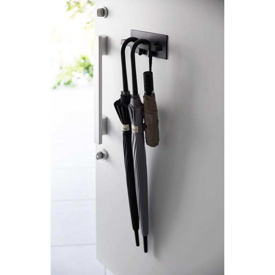 傘立て 正規品 tower タワー マグネットアンブレラハンガー 浮かせて収納 コンパクト スリム 折り畳み傘 傘たて 傘スタンド 山崎実業 ブラック | tower | 02