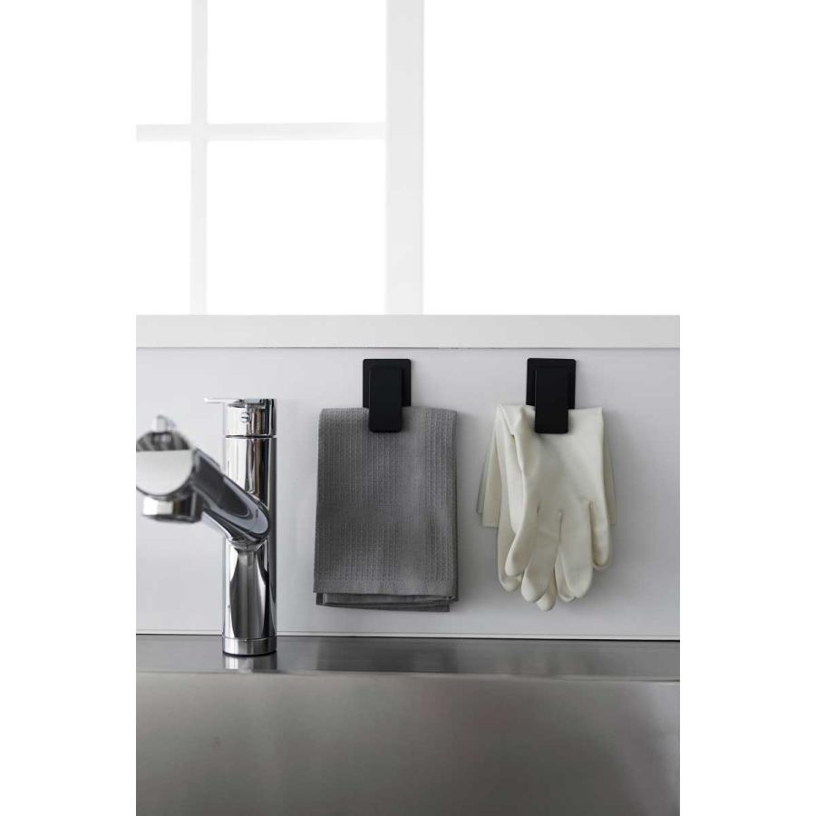 ふきん掛け 正規品 tower タワー マグネットクリップ 2個組 ゴム手袋 キッチン手袋 収納 フック 掛け ふきんハンガー 布巾掛け 山崎実業 ブラック | tower | 02