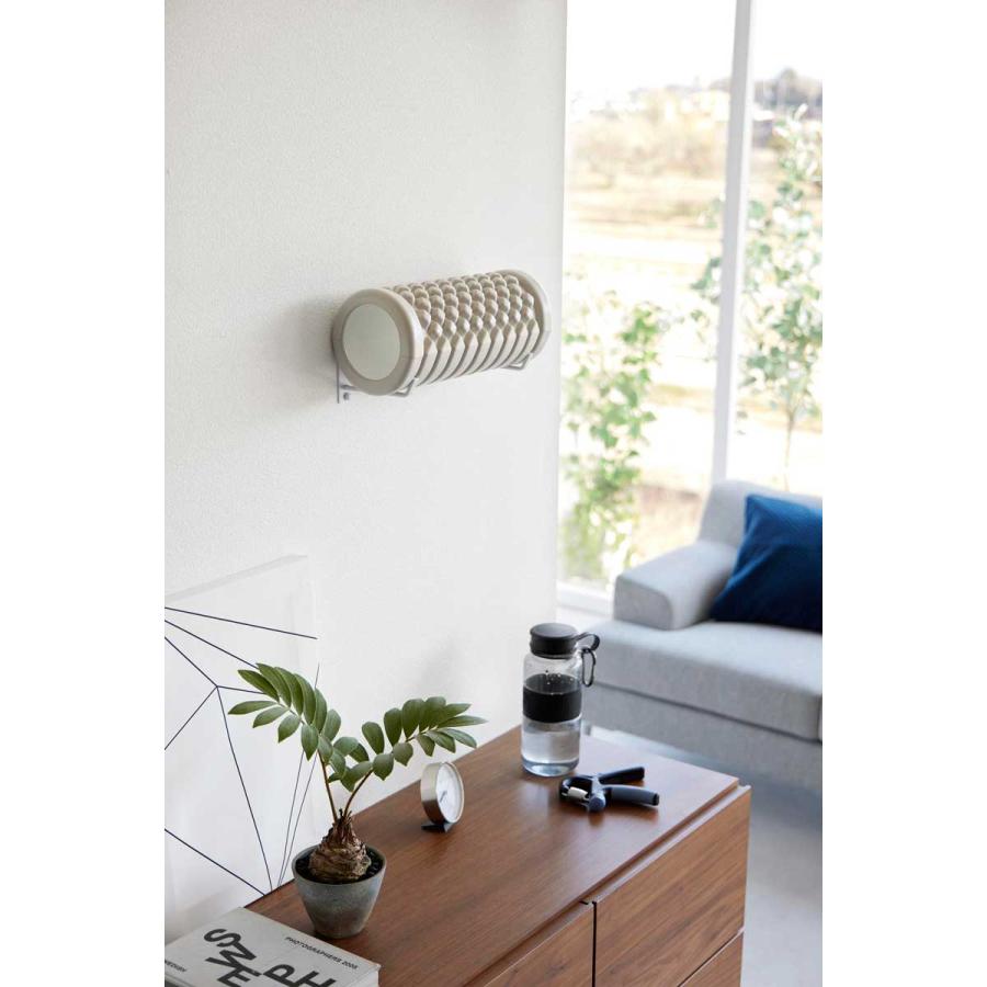 ヨガマットラック 正規品 tower タワー 石こうボード壁対応ウォールヨガマットハンガー 石膏ボード対応 壁掛け 壁付け 収納ラック 山崎実業 ホワイト | tower | 03