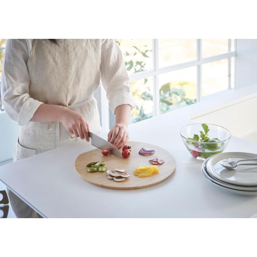 まな板 正規品 tosca トスカ まな板 丸型 木製 竹製 丸型 プレート ナチュラル カッティングボード 山崎実業 ナチュラル 竹製 |  | 02