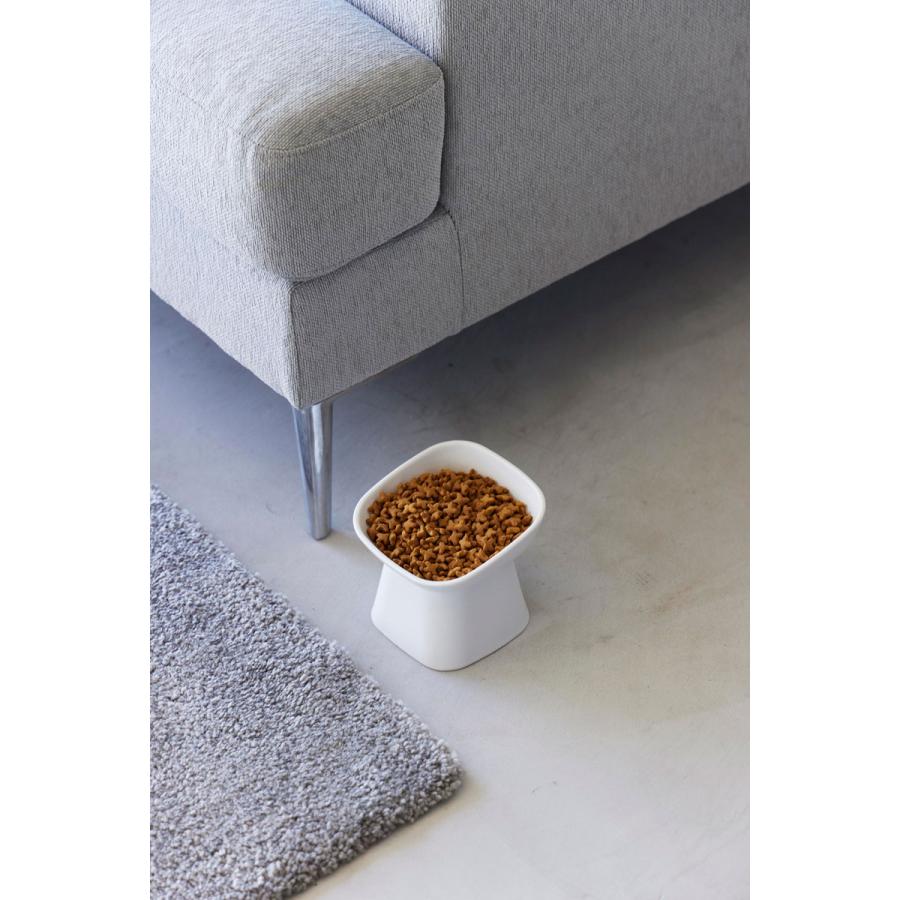 ペットフードボウル nooks ヌークス 食べやすい高さ陶器ペットフードボウル 斜めトール 犬猫用 陶器製 食洗機対応 ペット用品 山崎実業 正規品 ホワイト | 山崎実業 | 04