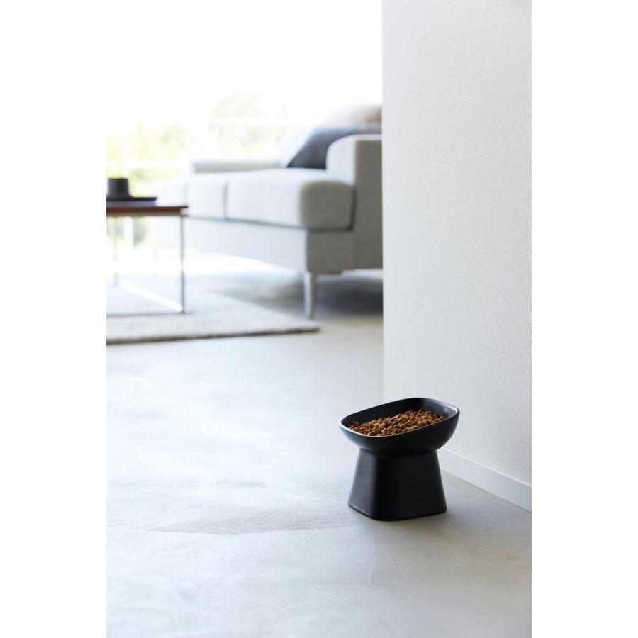 ペットフードボウル nooks ヌークス 食べやすい高さ陶器ペットフードボウル 斜めトール 犬猫用 陶器製 食洗機対応 ペット用品 山崎実業 正規品 ブラック | 山崎実業 | 03