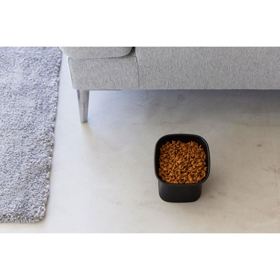 ペットフードボウル nooks ヌークス 食べやすい高さ陶器ペットフードボウル 斜めトール 犬猫用 陶器製 食洗機対応 ペット用品 山崎実業 正規品 ブラック | 山崎実業 | 04