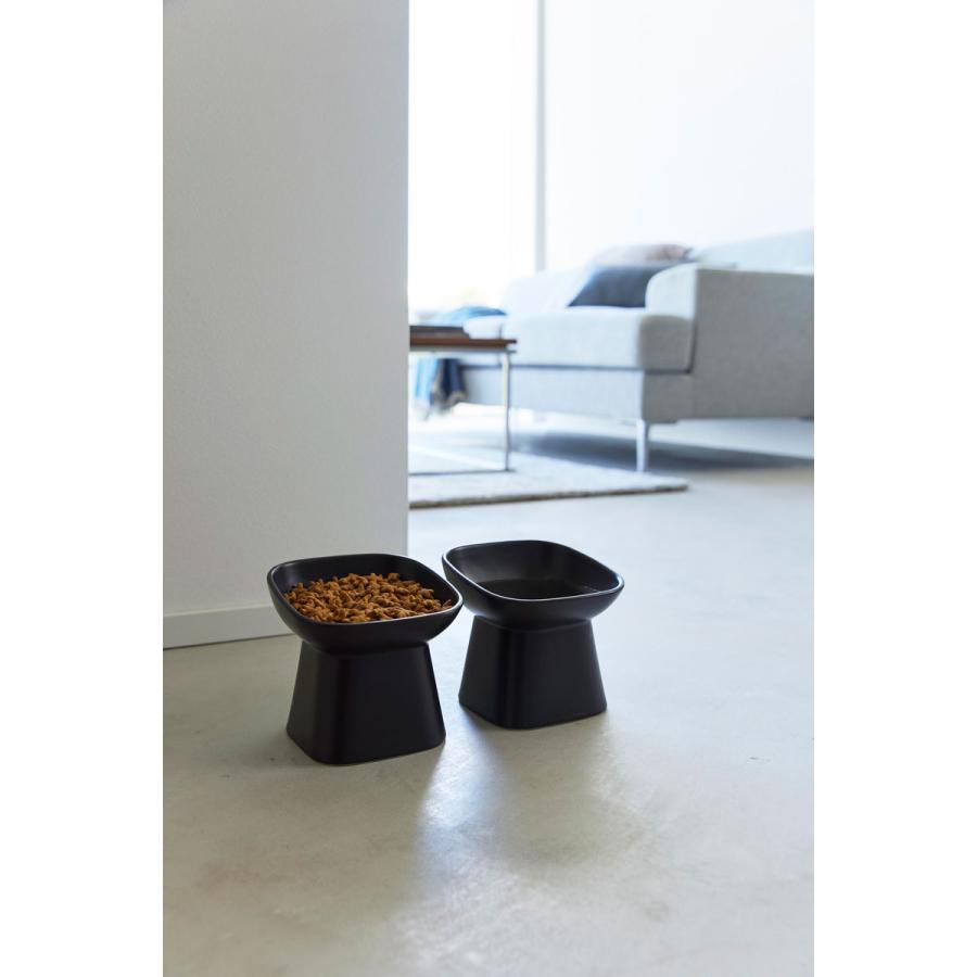 ペットフードボウル nooks ヌークス 食べやすい高さ陶器ペットフードボウル 斜めトール 犬猫用 陶器製 食洗機対応 ペット用品 山崎実業 正規品 ブラック | 山崎実業 | 05