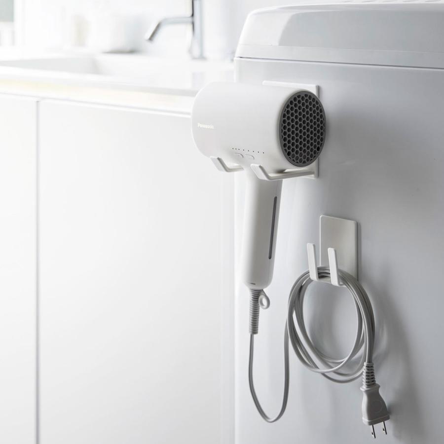 ドライヤーホルダー 正規品 tower タワー マグネットドライヤー＆コードホルダー マグネット収納 コード収納 ドライヤー収納ラック 山崎実業 ホワイト | tower