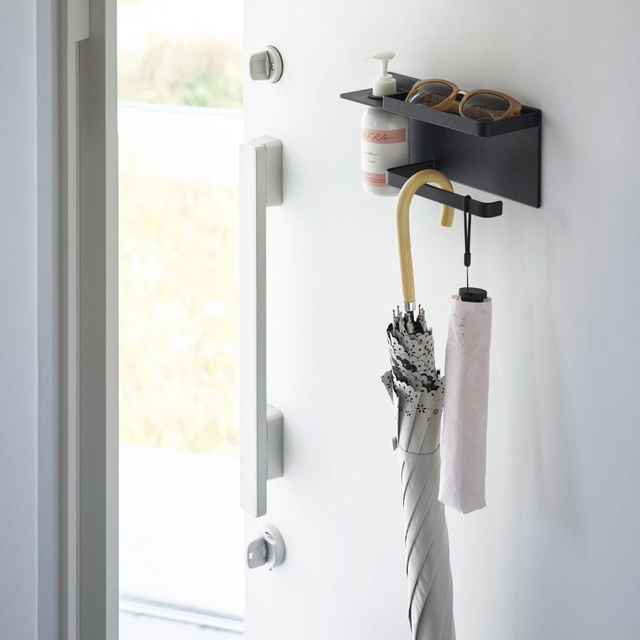 収納トレー 正規品 tower タワー マグネットUV対策用品収納ホルダー 玄関収納 玄関扉 折りたたみ傘 日傘 浮かせる収納 壁掛けトレー 山崎実業 ブラック | tower