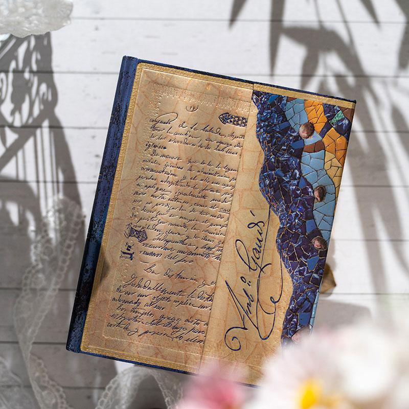ノートブック paperblanks ペーパーブランクス MIDI ハードカバー 罫線 イギリス 英国 取扱店 芸術 アート 高級ノート 正規品 ガウディ レウスでの手記 | paperblanks | 01